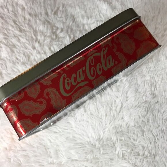 NWOT Coca-Cola 'Coke Santa' 1000 Piece Puzzle in Collectible Tin - Picture 8 of 11